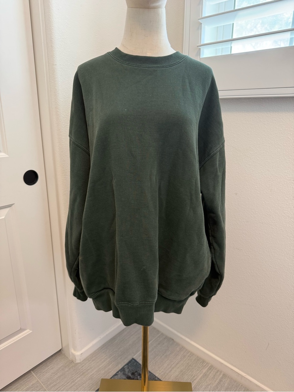 Brandy Melville Dark Green Crewneck Sweatshirt